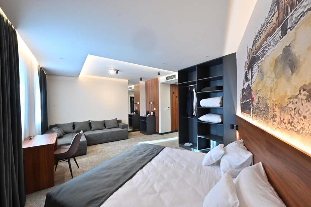 Tvrdjava Rooms - Novi Sad Ngoại thất bức ảnh