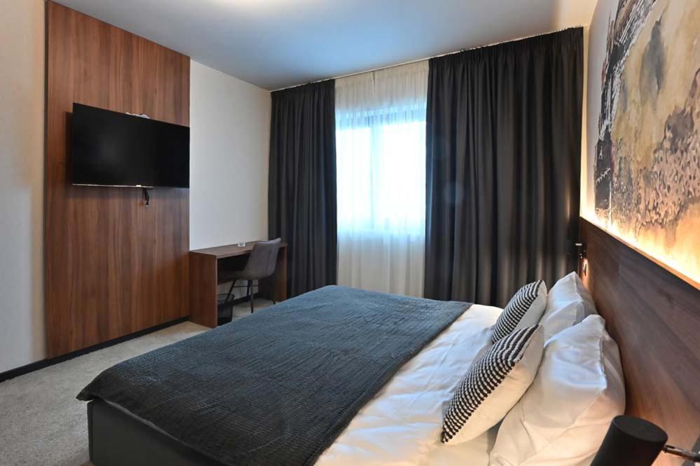Tvrdjava Rooms - Novi Sad Ngoại thất bức ảnh